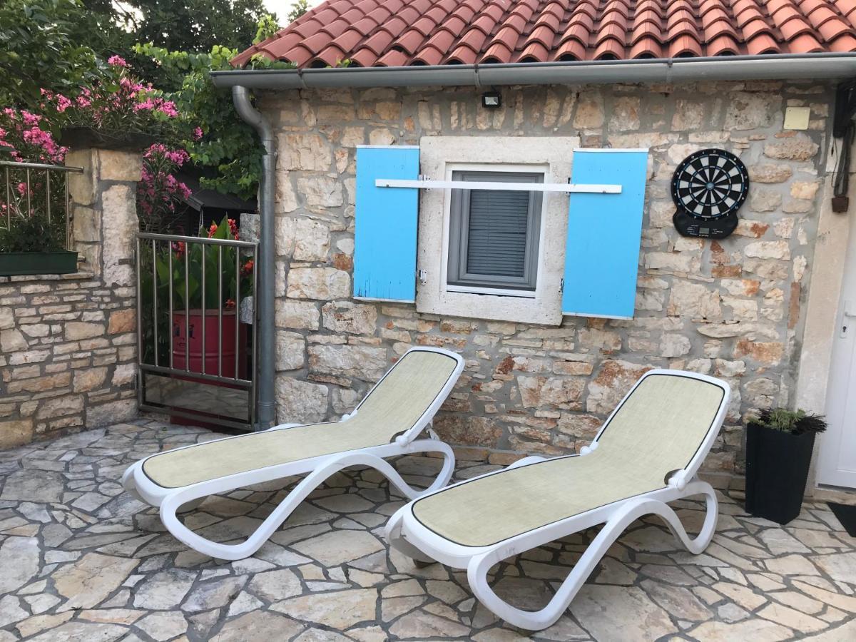Holiday House Carpe Diem Pula公寓 外观 照片